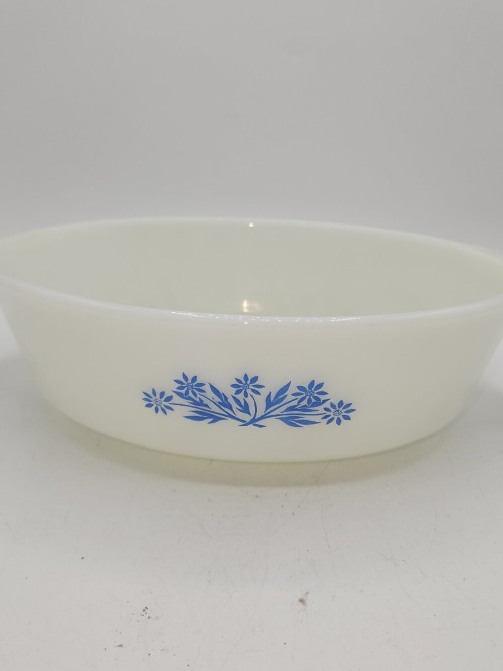 Anchor Hocking Fire King, 1.5 Quart Casserole Dish, Cornflower Blue 433